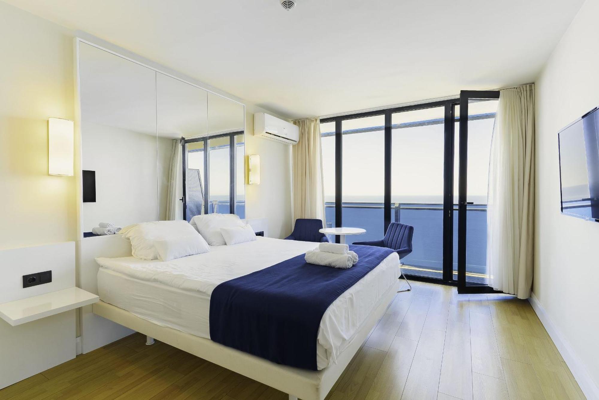 Orbi City Hotel With Sea View Batumi Exterior photo