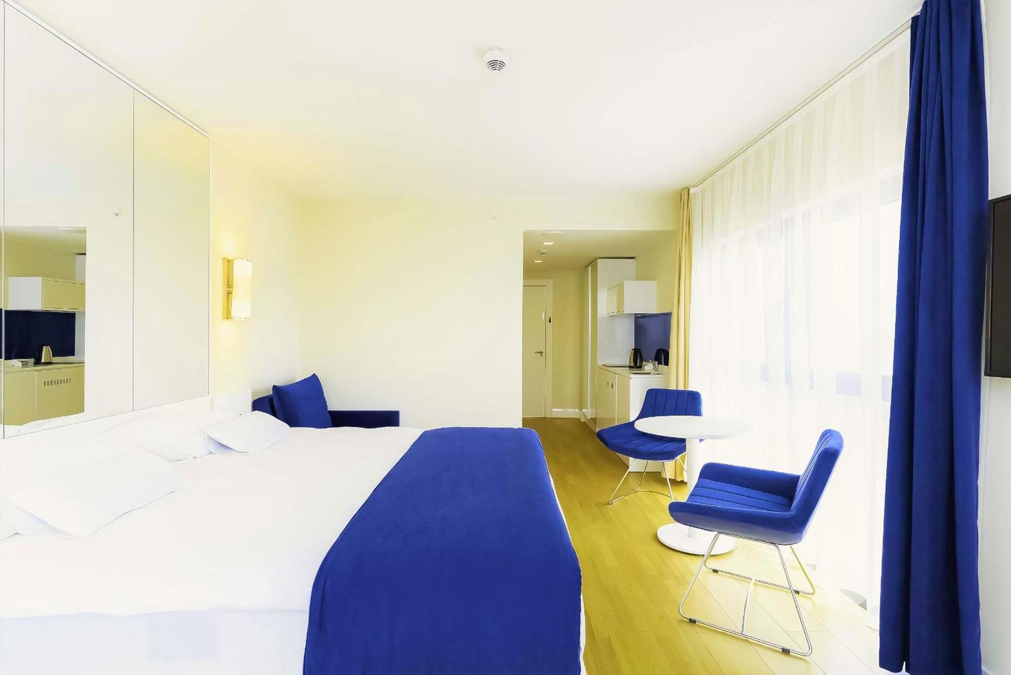 Orbi City Hotel With Sea View Batumi Exterior photo